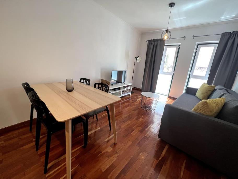 Appartement Historic Charm - Prime Location & Parking *