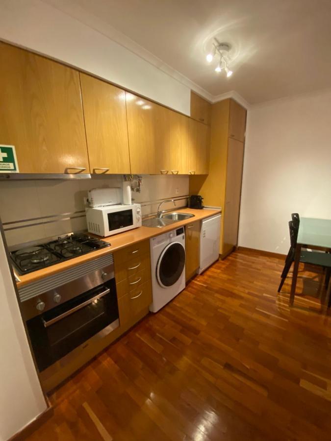 Historic Charm - Prime Location & Parking * Lissabon